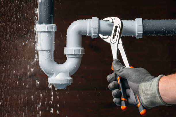 Professional Gas Line Repair technician working in Bunnlevel, NC
